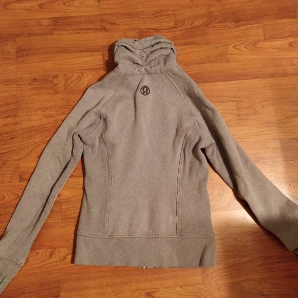 Woman's Lululemon zip up sweater - Picture 4 of 6
